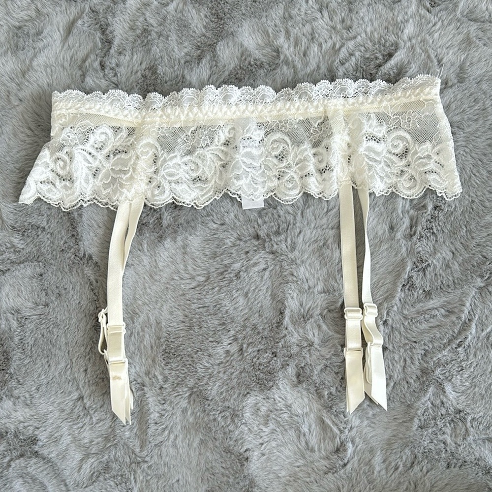 Hanky Panky lace garter belt size S